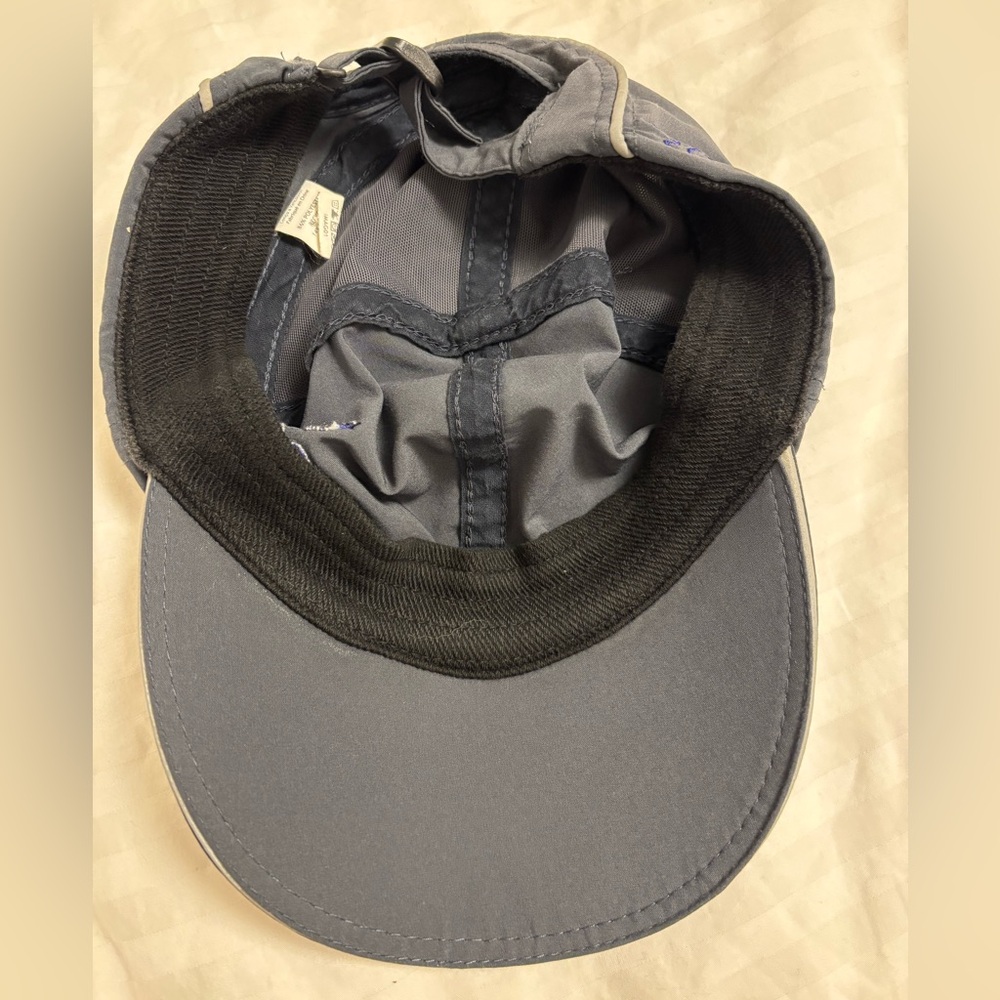 lululemon Charcoal Hat with embroidered detail and side pocket and mesh back - Picture 3 of 3